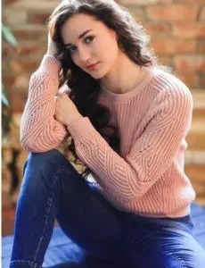 Elite escort service in Raver for home and hotel visits